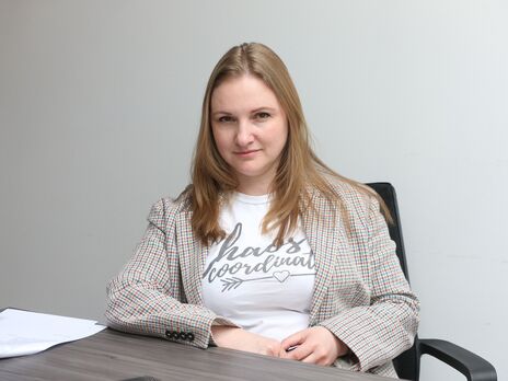 Накриває від усвідомлення, що моєї країни вже немає в тому вигляді, у якому я її знала з дитинства. Господи, як нам далі жити на одній планеті із цим непотребом?