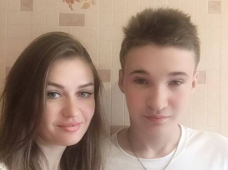 В Украину вернули еще одного депортированного Россией ребенка. 14-летнего Павла вывезла сестра, взявшая над ним опеку