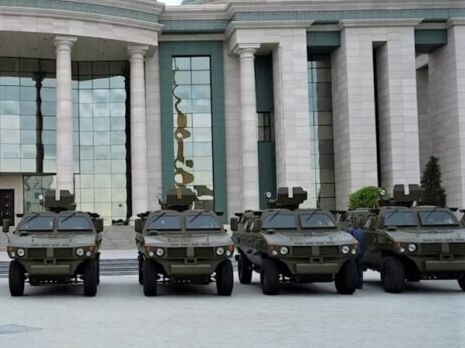 Bild: Китай усе ж таки міг передати РФ техніку для війни проти України. Кадиров запостив нові броньовані автомобілі з КНР