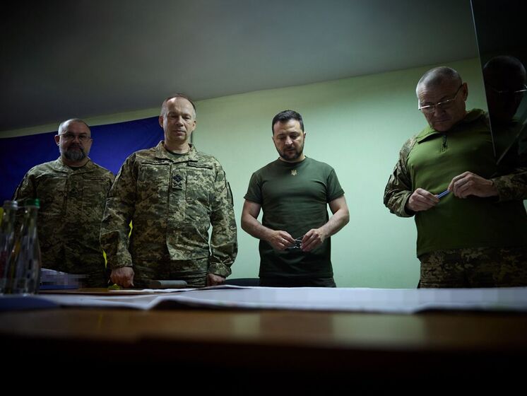 "Важлива зустріч". Зеленський показав фото із трьома високопоставленими українськими військовими