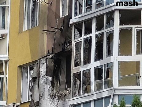 В российском Воронеже в многоэтажку врезался беспилотник. Он летел в сторону авиазавода и был сбит, пишут СМИ