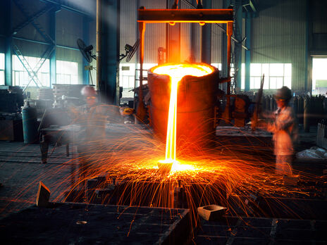 Украинские металлурги с начала года сократили выплавку стали на 43,7%