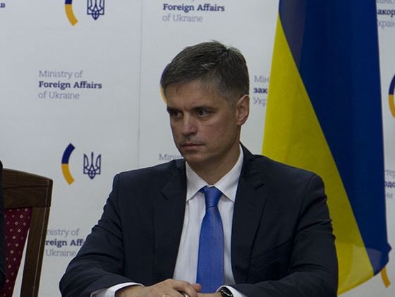 МИД Украины: Мы не можем позволить РФ соскочить с такого крючка, как статья об уважении нашей территориальной целостности