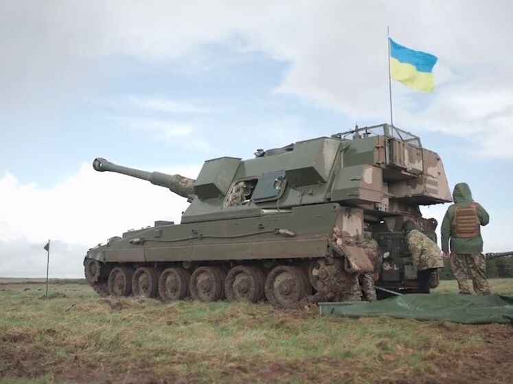 Міноборони Великобританії показало навчання українських військових на Challenger 2 та AS90. Відео