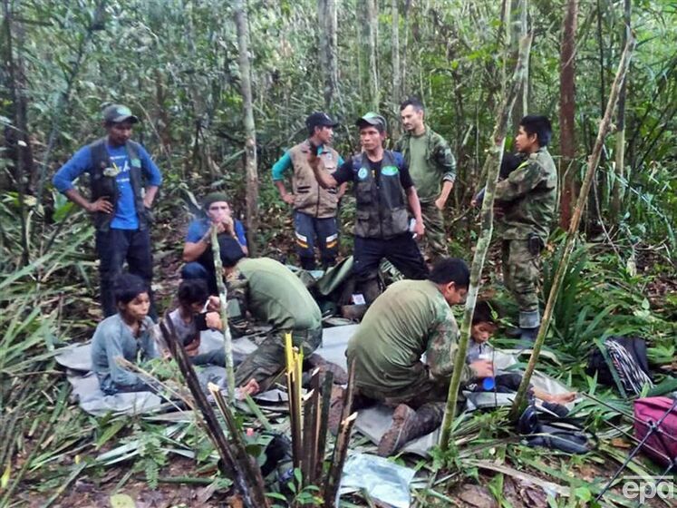 У джунглях Колумбії знайшли чотирьох дітей, які вижили після авіакатастрофи 40 днів тому