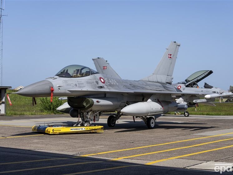 "Пилоты на низком старте". Игнат заявил, что обучение украинцев на истребителях F-16 еще не началось