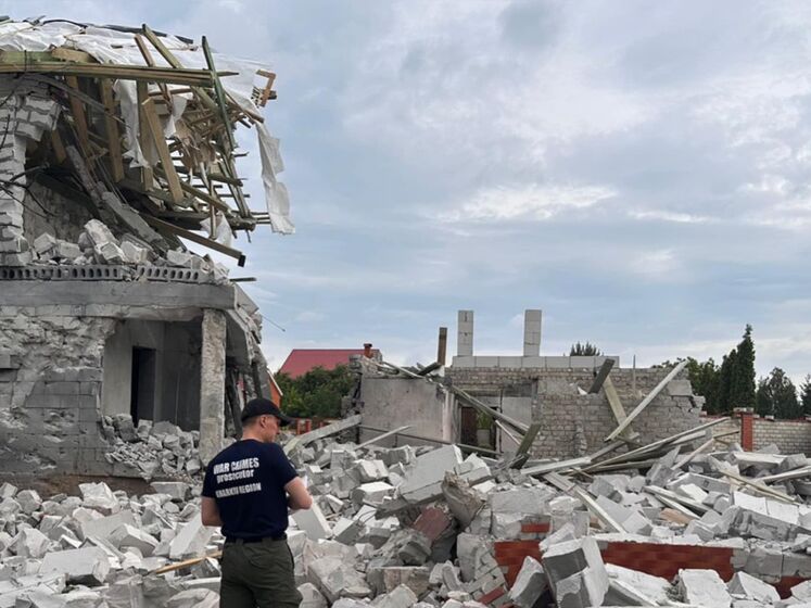 Окупанти обстріляли з "Ураганів" село біля Харкова, є руйнування