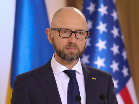 Яценюк: Путин хочет выкупить время, потому что Украина крепко россиянам по морде надавала. Он от своей цели вообще не отступил