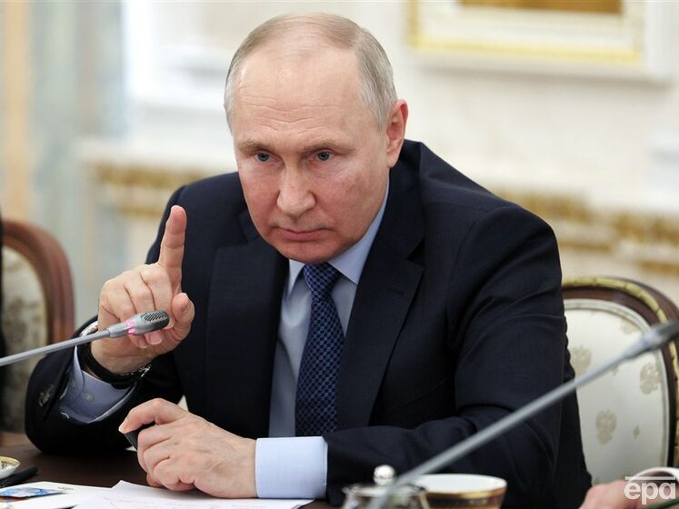 Фейгин: Системе надо либо Путина физически устранить, либо изолировать и сказать: "Ну дурачок, старенький, в деменции. Не обращайте внимания. Его лечат электричеством, клизма, теплые ванночки"