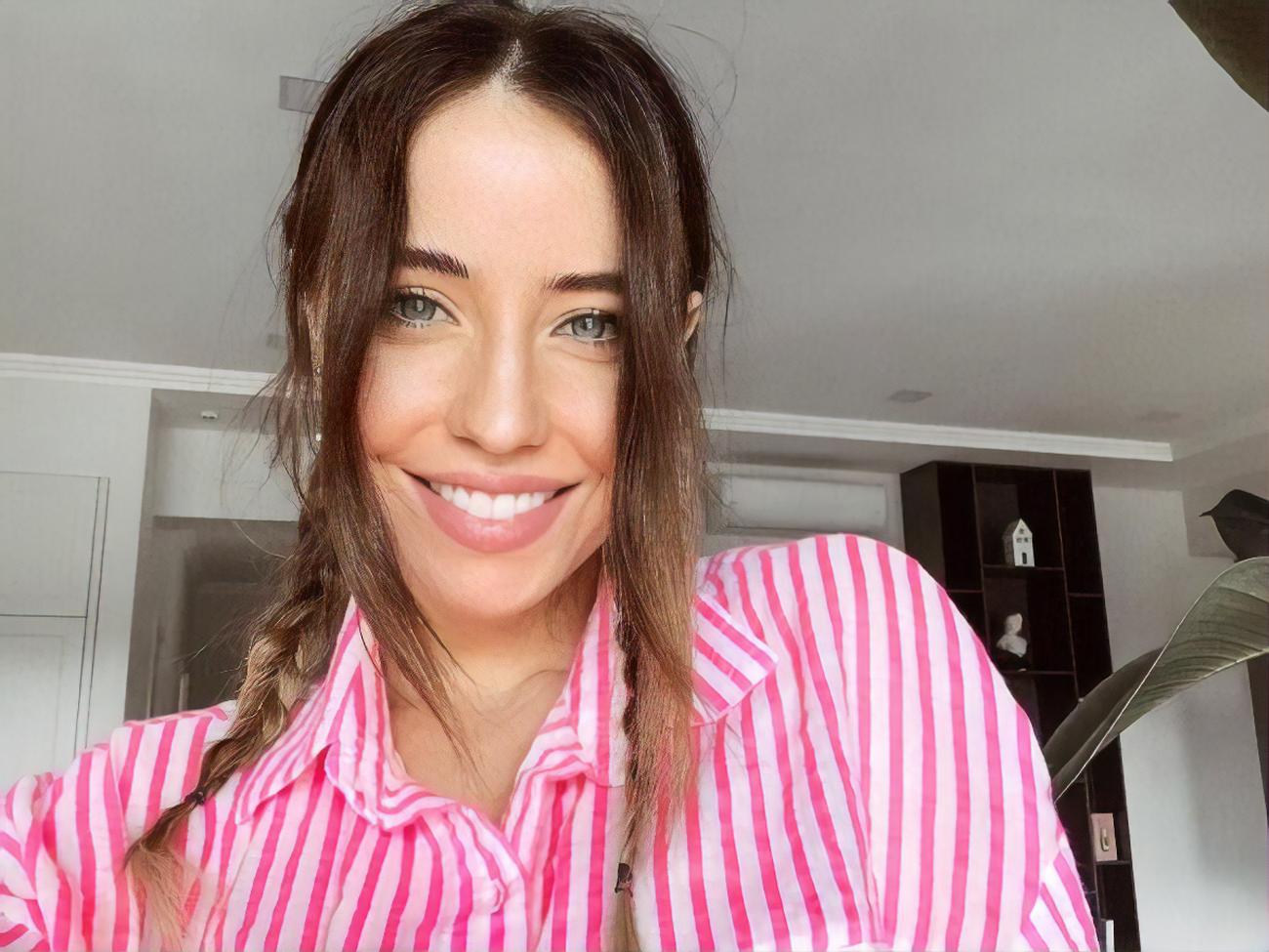 Дорофеева после новостей о свадьбе с Кацуриным показала фигуру в платье ...