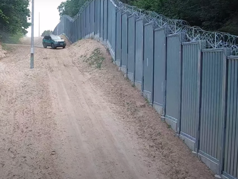 Польша завершила строительство стены на границе с Беларусью – пограничная служба