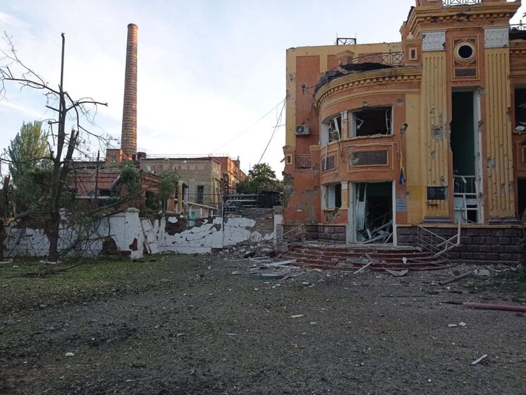 В Донецкой области за сутки из-за обстрелов ранены 11 человек, разрушены дома и учреждение культуры. Фото