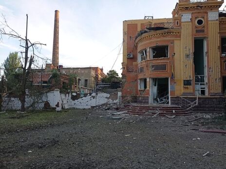 У Донецькій області за добу через обстріли поранено 11 людей, зруйновано будинки й заклад культури. Фото
