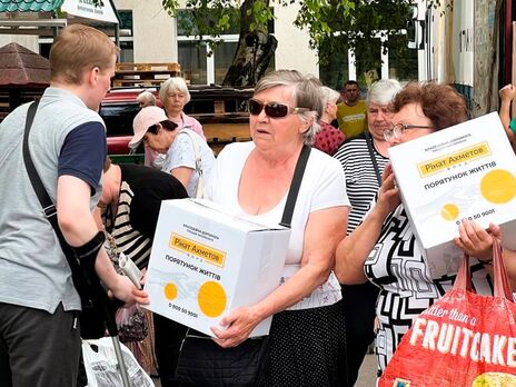 У Краматорську почали видавати продуктові набори від Фонду Ріната Ахметова