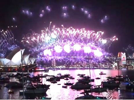 Австралия встретила Новый год масштабным фейерверком. Видео