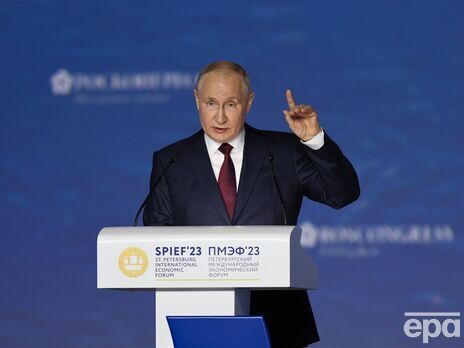 На форуме в Петербурге и во время общения с 