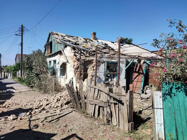 Оккупанты четыре раза обстреляли Никопольский район, ранен 74-летний мужчина – ОВА