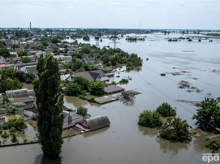 Росіяни ховають тіла загиблих унаслідок затоплення в Херсонській області – Зеленський
