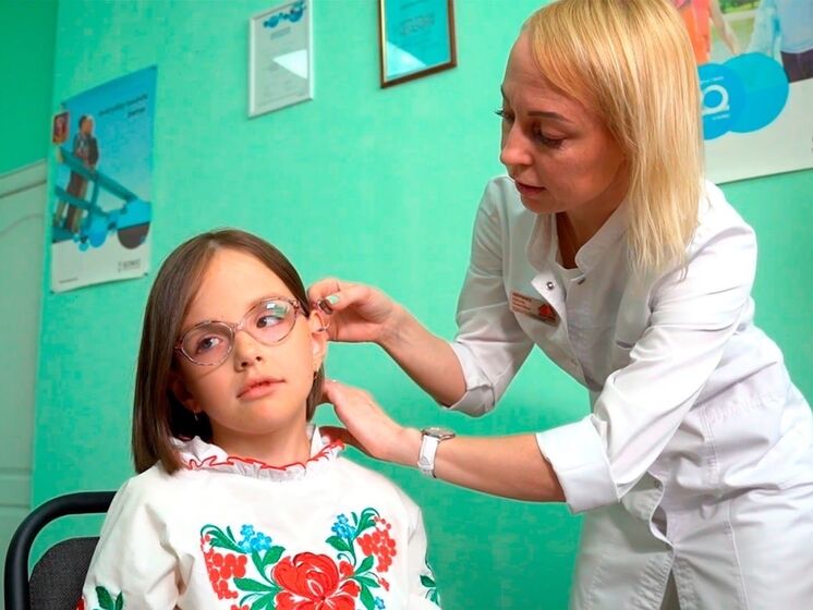 Фонд Рината Ахметова передал ребенку с диагнозом 