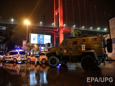 Неизвестный открыл огонь в ночном клубе Стамбула, много раненых