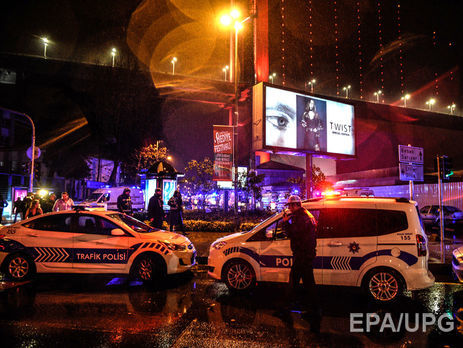 Боевики в костюмах Санта-Клаусов убили 35 человек в ночном клубе Стамбула. Фоторепортаж