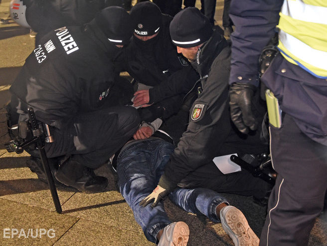 Полиция Кельна заявила о предотвращении массовых беспорядков со стороны мигрантов в новогоднюю ночь