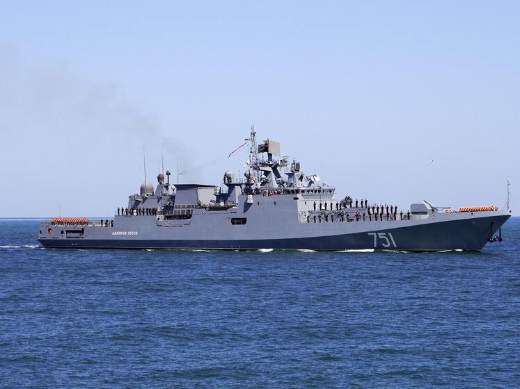 Россияне перекрасили фрегат "Адмирал Эссен", чтобы ввести в заблуждение операторов украинских дронов – СМИ