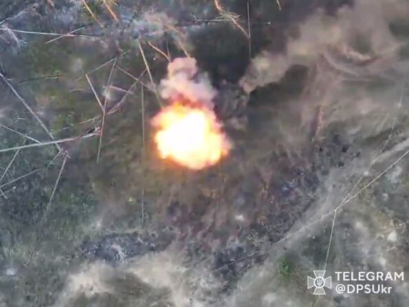 Прикордонники знищили танк РФ у Донецькій області. Можливо, це найновіший "Прорив". Відео