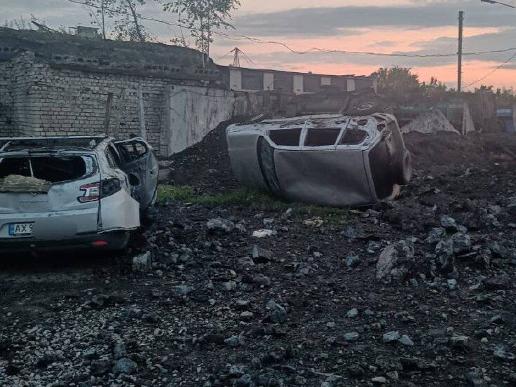 Унаслідок обстрілу Харкова та області пошкоджено житло, машини і газопровід – ОВА