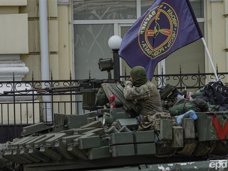 В Госдуме заявили, что вагнеровцы во время мятежа "никого не обижали". По данным СМИ, в течение суток были убиты до 20 военных ВС РФ