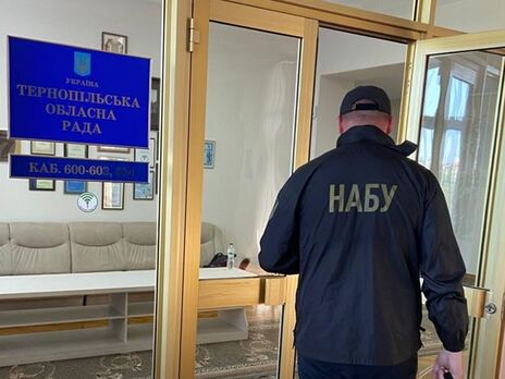 Главе Тернопольского облсовета и двум заместителям ОВА сообщили о подозрении во взяточничестве