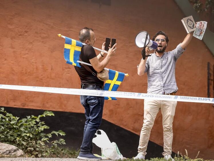 Поліція Швеції дозволила акцію зі спалюванням Корану. Прем'єр-міністр заявив, що це "законно, але недоречно"