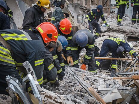 Зеленський про удар по Краматорську: Кожен, хто допомагає російським терористам, заслуговує на максимальне покарання