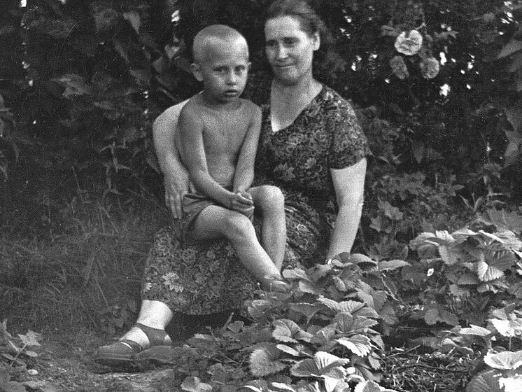 Бывший советский разведчик Жирнов: В детстве во дворе Путин был "шестеркой", его целыми днями били, он все время плакал