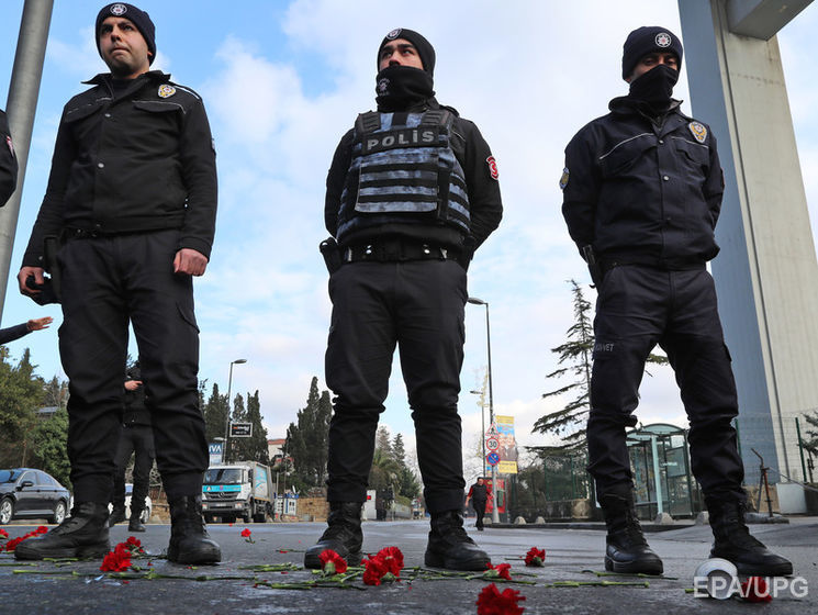 Полиция Стамбула задержала восемь человек по подозрению в причастности к теракту в новогоднюю ночь