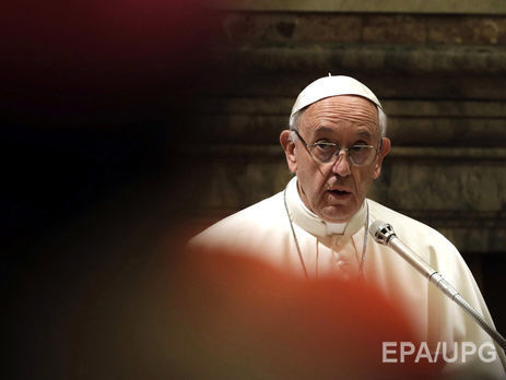 Папа римский призвал к нулевой терпимости к сексуальному насилию над детьми и извинился, что священники в этом замешаны