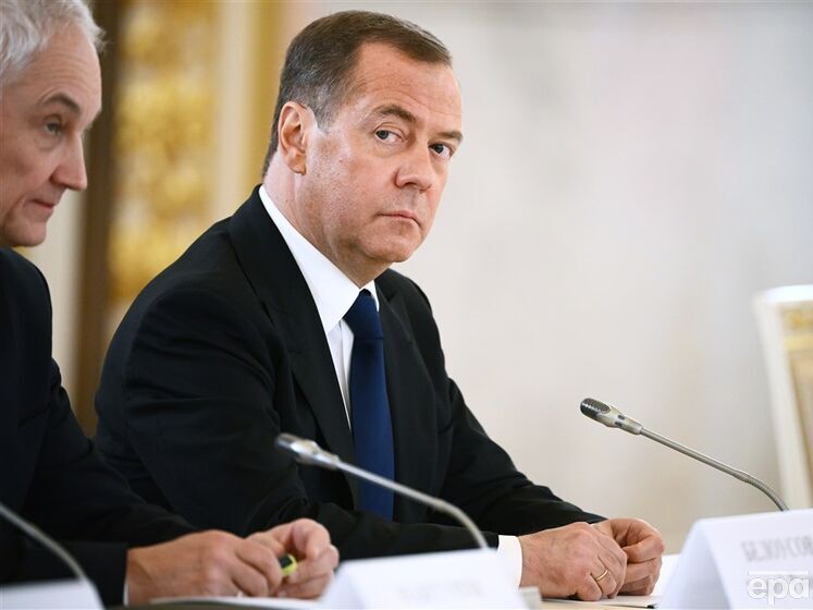 Медведев заявил, что ядерный апокалипсис "не только возможен, но еще и вполне вероятен", и назвал "как минимум две" причины