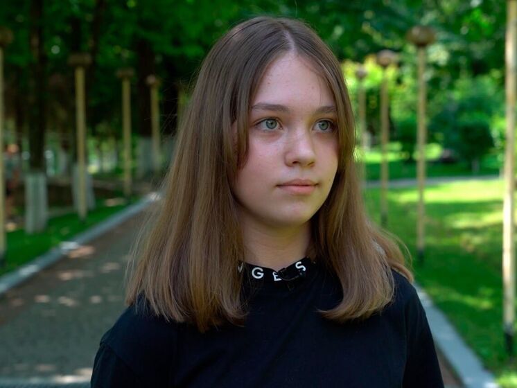 "От шока даже не чувствовала боли". 12-летняя жительница Николаева после ранения прошла реабилитацию при поддержке Фонда Рината Ахметова