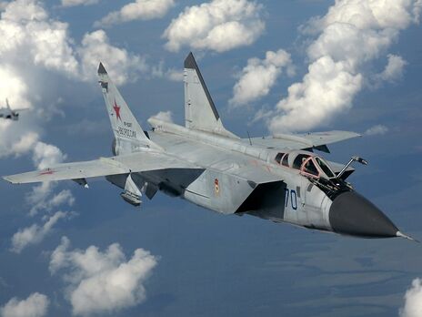 На Дальнем Востоке РФ разбился истребитель, экипаж ищут – российские СМИ