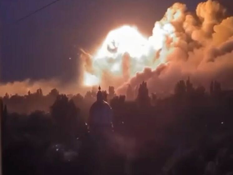 У мережі з'явилося відео масштабного вибуху 4 липня на російському складі боєкомплекту до РСЗВ у Макіївці