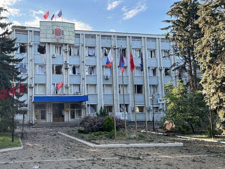 В оккупированной Волновахе нанесен удар по зданию, в котором находилась вражеская администрация – журналист