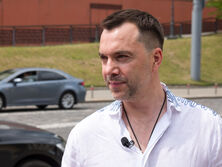 Арестович: Когда Пригожин понял, что он через три часа берет Кремль, входит в кабинет Путина, кладет 