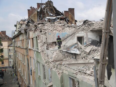 У Львові вирішили цілодобово тримати укриття відчиненими. Сьогодні внаслідок обстрілу міста загинули люди