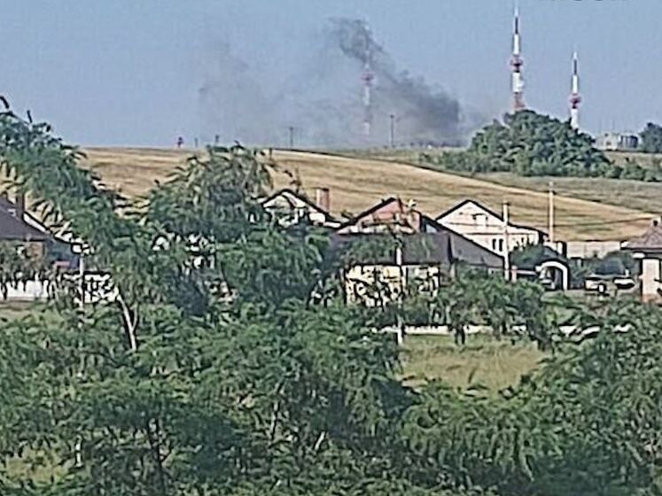 Дев'ять безпілотників атакували велике нафтосховище й енергопідстанцію в Бєлгородській області. Губернатор повідомив про збиття кількох повітряних цілей