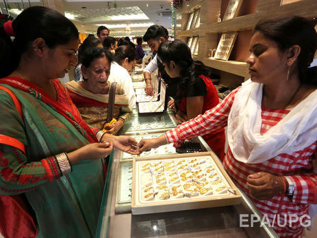 В Индии после объявления денежной реформы за два дня скупили больше четырех тонн золота