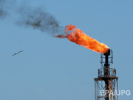 Нефть в ходе первых в 2017 году торгов подорожала до $57 за баррель