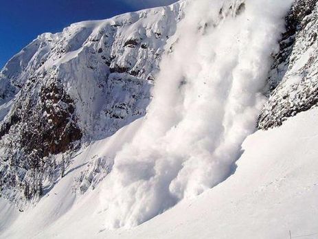 Госслужба по ЧС предупреждает о лавинной опасности в Карпатах 4 января