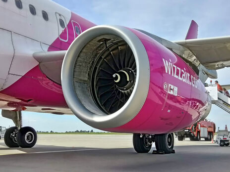 Wizz Air зняла з рейсу українського ветерана з протезом. У МЗС відреагували