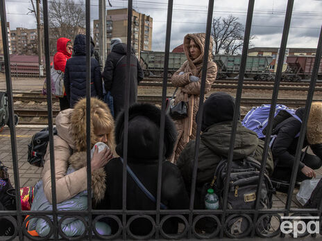 В Украине более 56% внутренних переселенцев не имеют работы и активно ее ищут – опрос