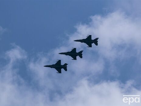 Кулеба розповів, коли в повітряному просторі України мають з'явитися перші винищувачі F-16